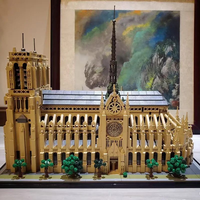 

In Stock 4383pcs MOC French Landmark Notre-Dame De Paris Architecture Model Brick Art And Crafts For Birthday Gift