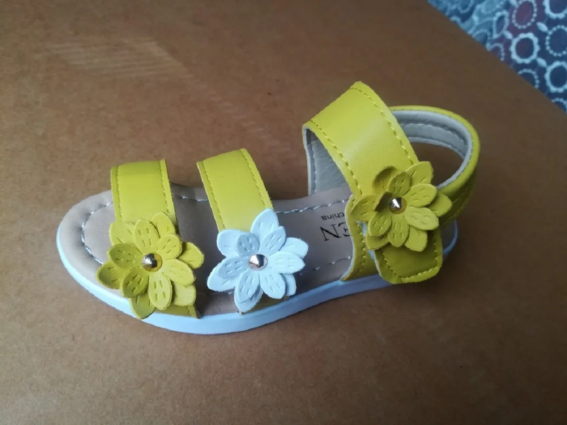 Girls Beach Sandals Beautiful Flower Pattern Babies Shoes Lovely Kids Outside Footwear  Children\'s Non-slip Soft Bottom Footwear