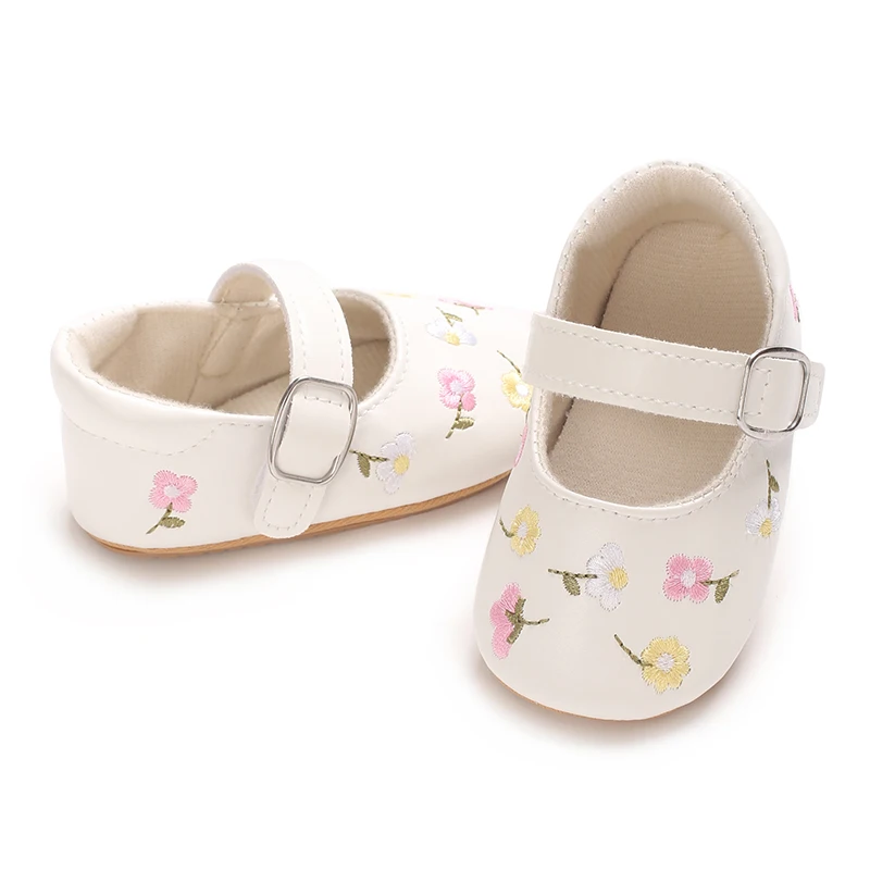 Nieuwe Baby Meisjes Schoenen Geborduurde kleine bloemen Feestjurk Eerste Walker Antislip Antislip Rubberen Zool Zuigelingen meisje Wieg Schoenen