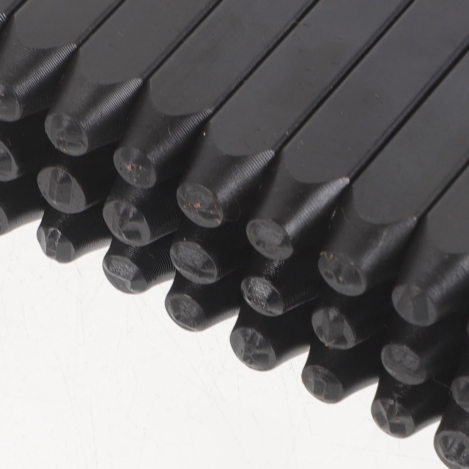 

Letter Seal Carbon Steel Stamp Set Precise Jewelry Craft Stamping Tool for Metal Letter Punch Alphabet Stamps