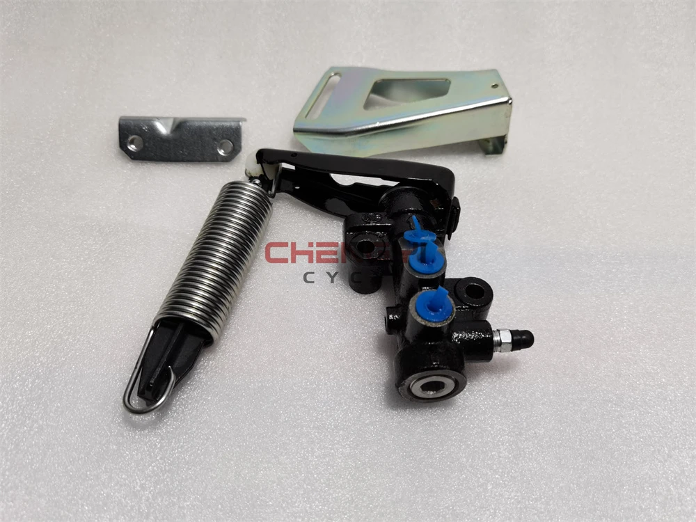 Load Sensing Valve Assembly Brake Distribution Valve For Pajero Montero V31W V33W V36W MB668326 ﻿