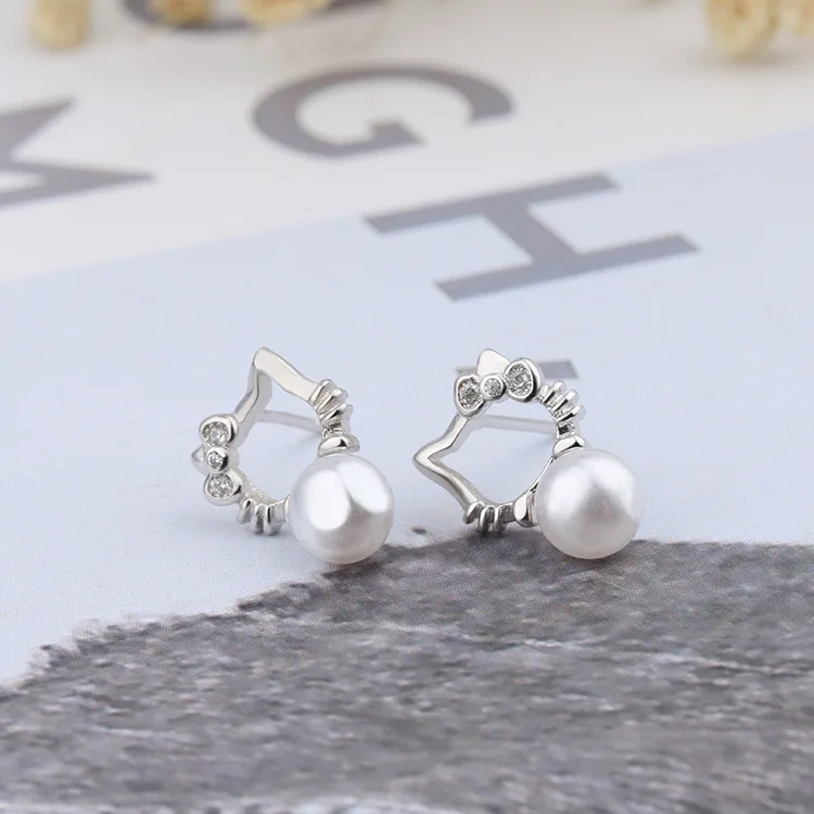 TAKARA TOMY Ladies Diamond Elegant 925 Silver Hypoallergenic Pearl Earrings for Girls Sweet and Cute Light Earring Jewelry