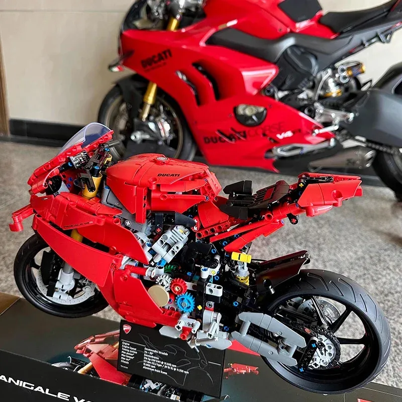 

2025 MOC Technic 42202 Ducatis Panigales V4 S Мотоцикл Строительные блоки Модель Механическая группа Кирпичи Игрушки Дети Мальчик Подарок