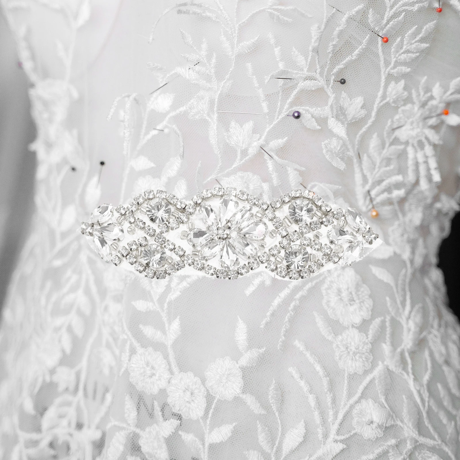 

4pcs Rhinestone Applique Patch Waist Seal Belt Sash Bridal Dress Diy Sewing Iron On Patches Garment Belt Adhesive Appliques