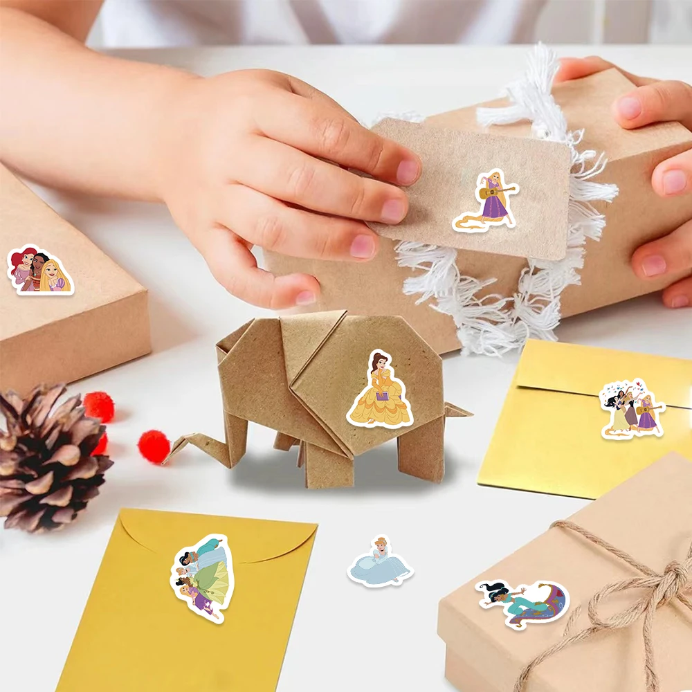 500pcs Disney Snow White Ariel Jasmine Stickers Roll Mixed Princess Decals Stickers For Laptop Water Bottles Phone Computer