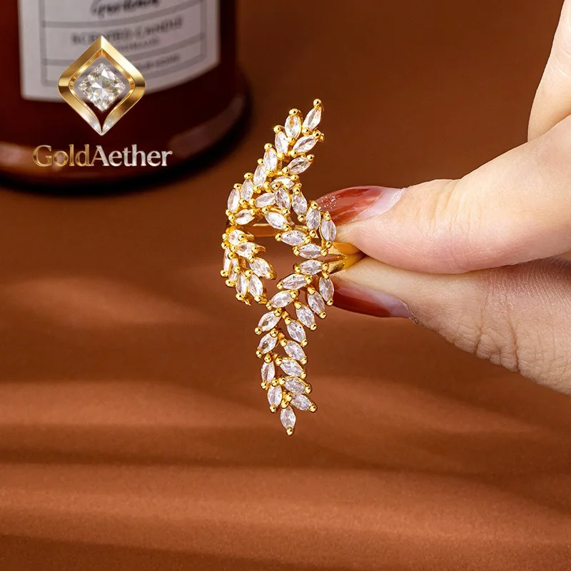 

Кольцо GoldNouveau с геометрическим дизайном и вставками из циркона, 24K Gold AU999 - Изящный геометрический дизайн, сверкающие цирконы, чистое золото 24K/AU999.