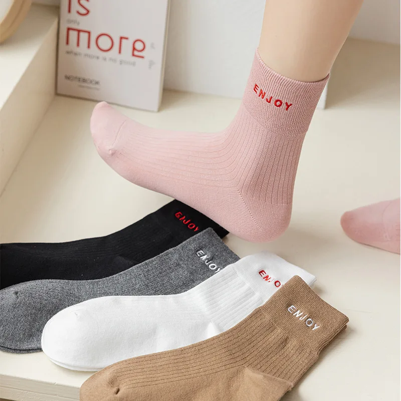 

Women'S Stockings Solid Color Alphabet Embroidery Cotton White Stockings Middle Barrel Streak Fallow Absorb Sweat Long Socks