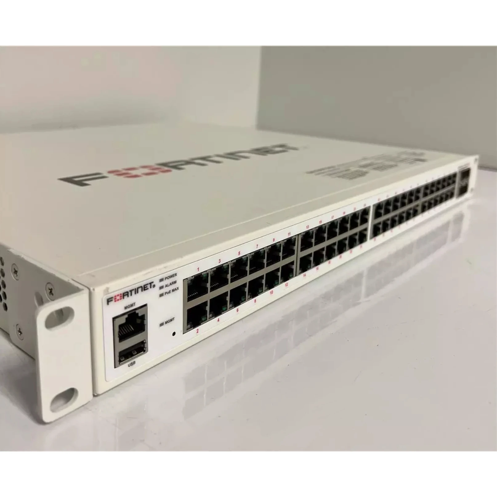 

FS-148F-FPOE Fortinet FortiSwitch 148F-FPOE Switch 48 портов управляемый коммутатор Poe Fortinet FortiSwitch-148F-FPOE