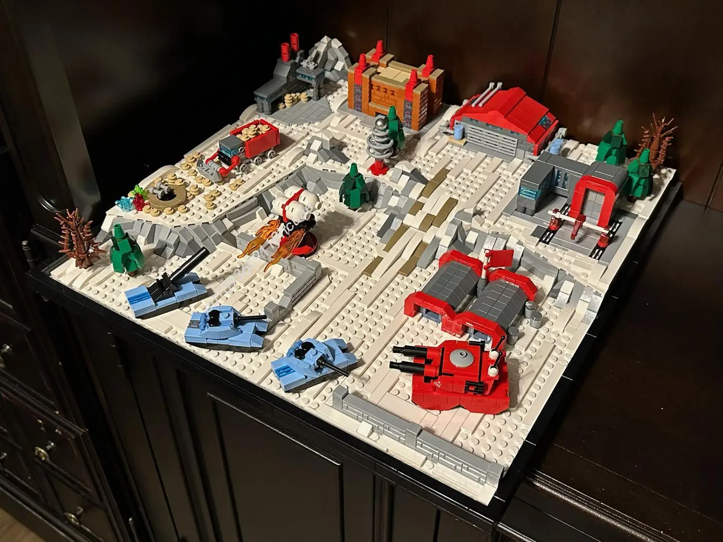 1646pcs Command & Conquer (C&C) Red Alert - Soviet Base Creative Street View Model Moc Building Block Bricks Toys for Kid Gifts