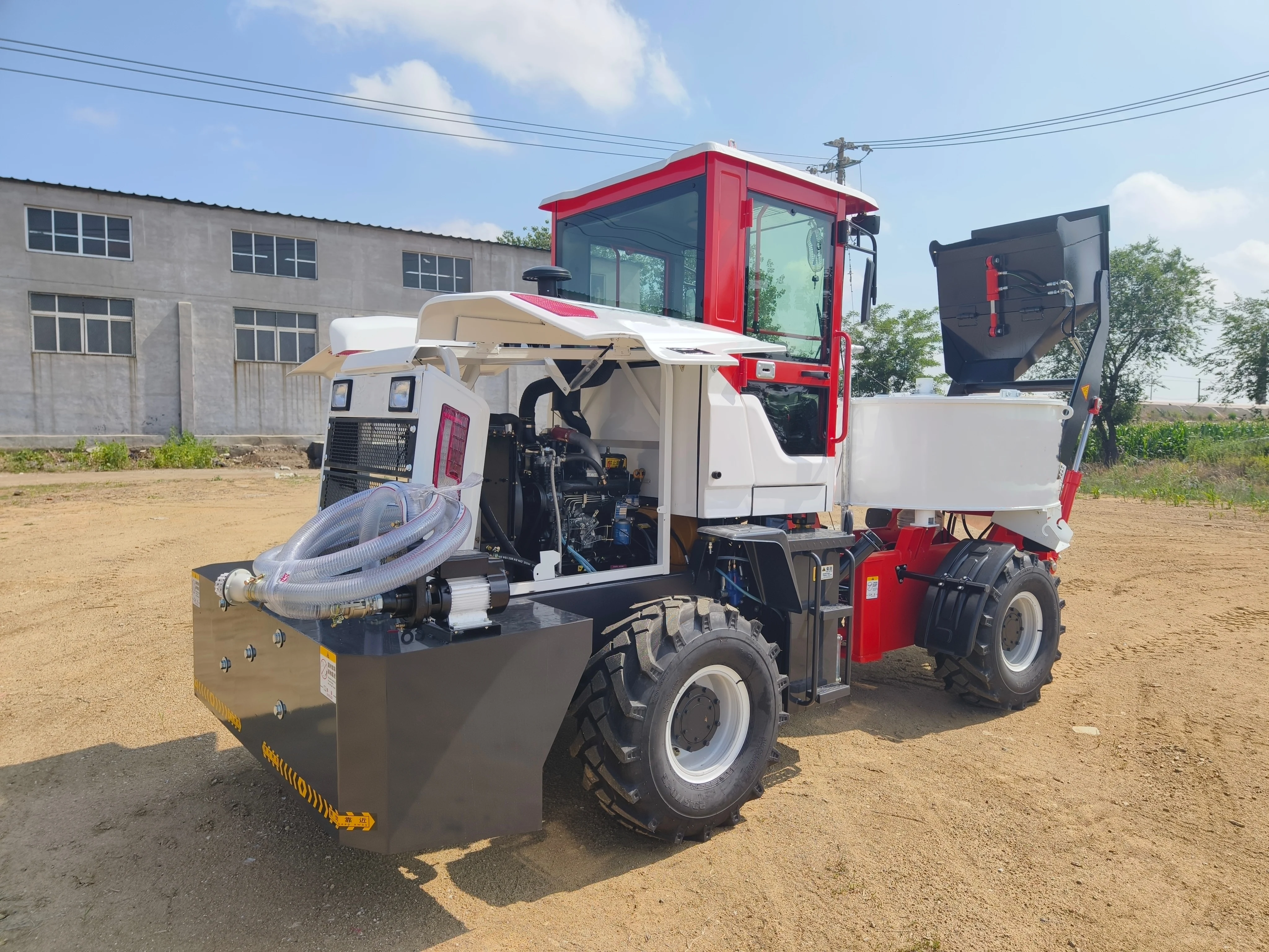 Hydraulic Controlled Self Loading Concrete Mixer Truck with Smooth Running System