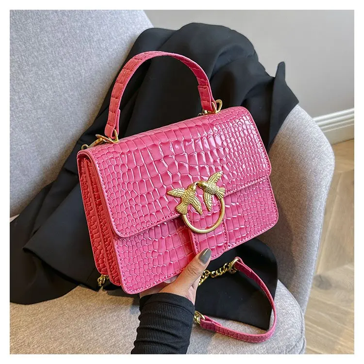 

Versatile Women's Crossbody Bag, 2025 Trendy Shiny Saddle Purse, Lightweight Shoulder Bag with Zipper Pocket for Essentials