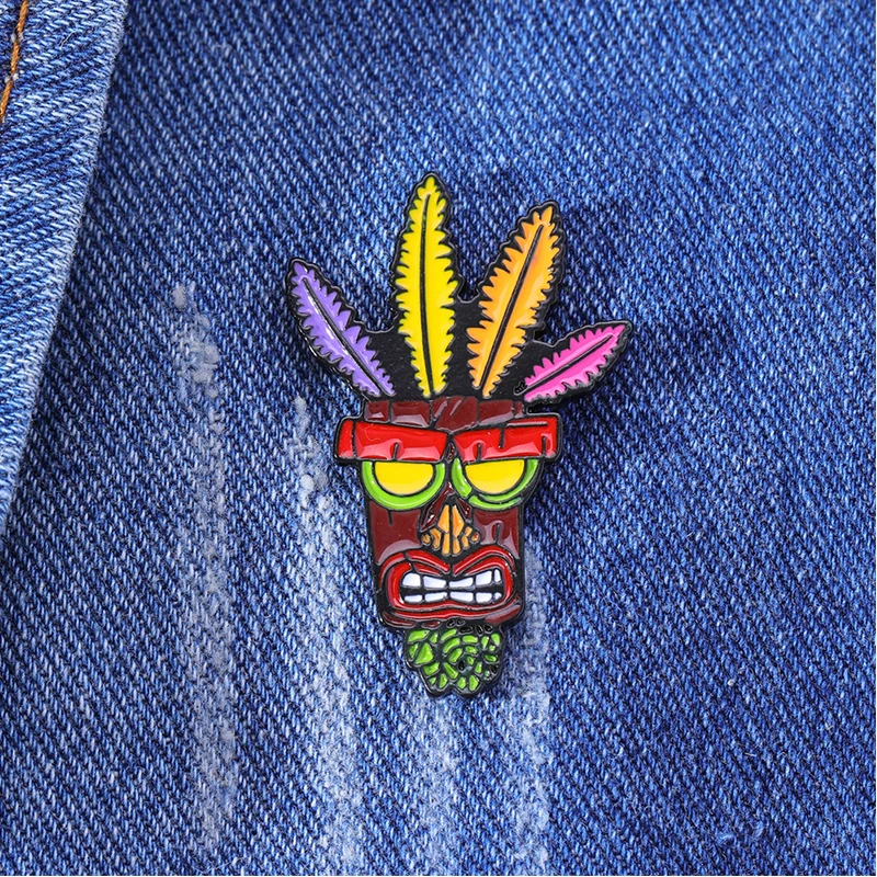 Anime Crash Bandicoot Mask Badge Game Character Brooch Bag Clothing Pin Accessories Wholesale Gifts for Friends