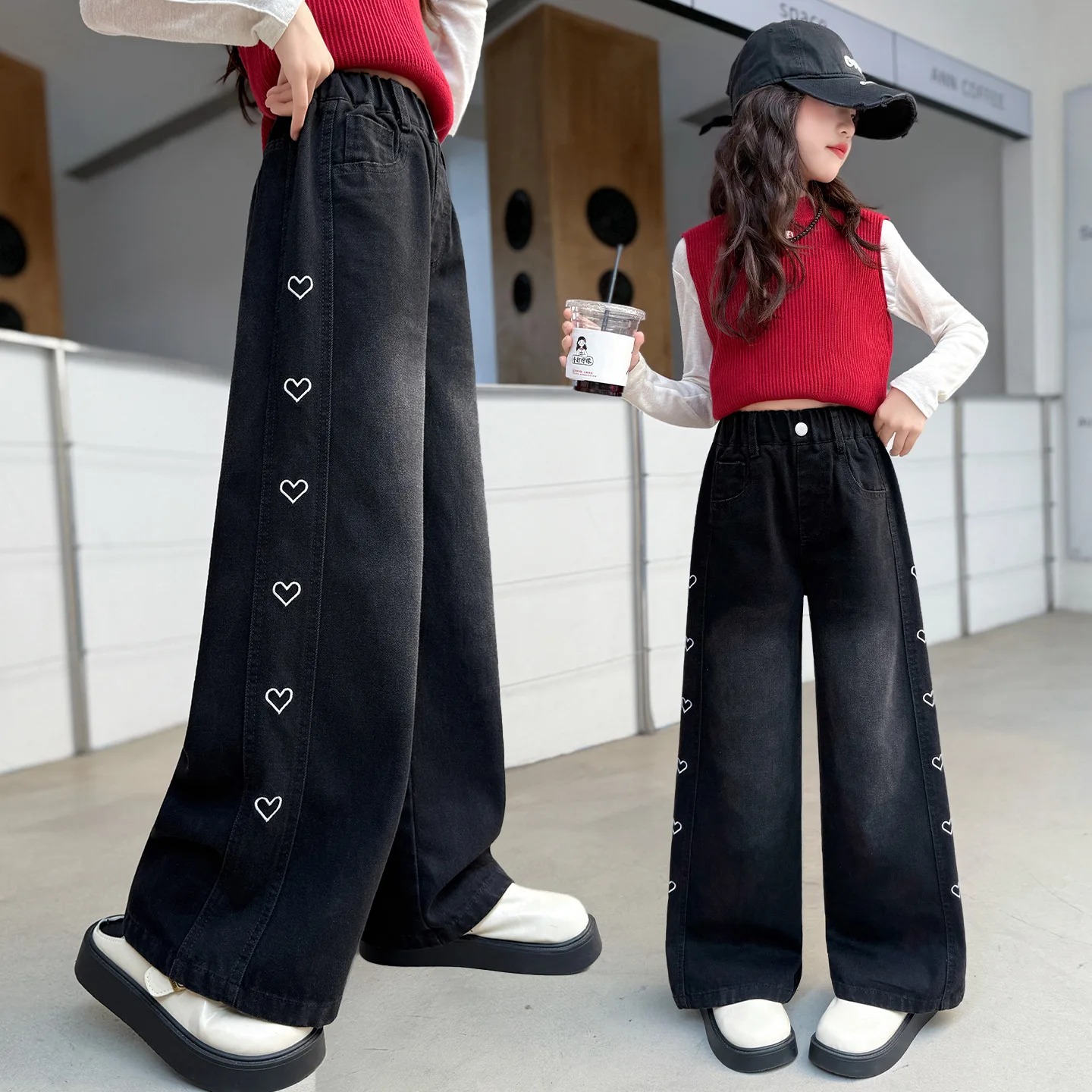 

Girls Fashion Jeans Big Kids Heart Embroidery Wide Leg Denim Pants Children Straight Loose Long Trousers Autumn 2025 New Arrival