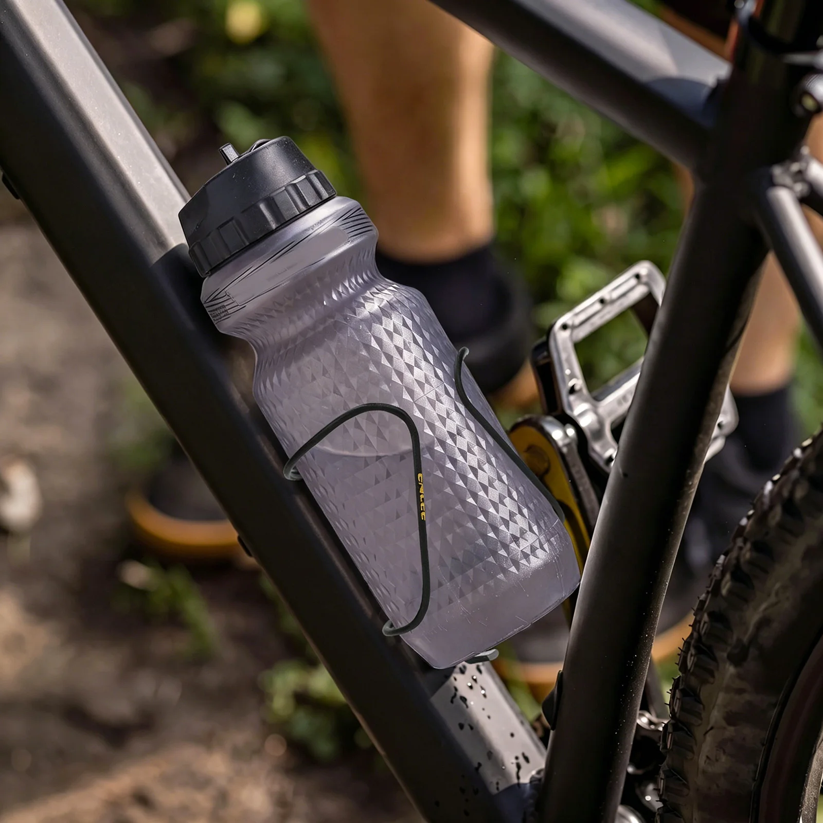 Ultralekki koszyk na bidon z w – Cycling Gear Gravel recenzja i cena