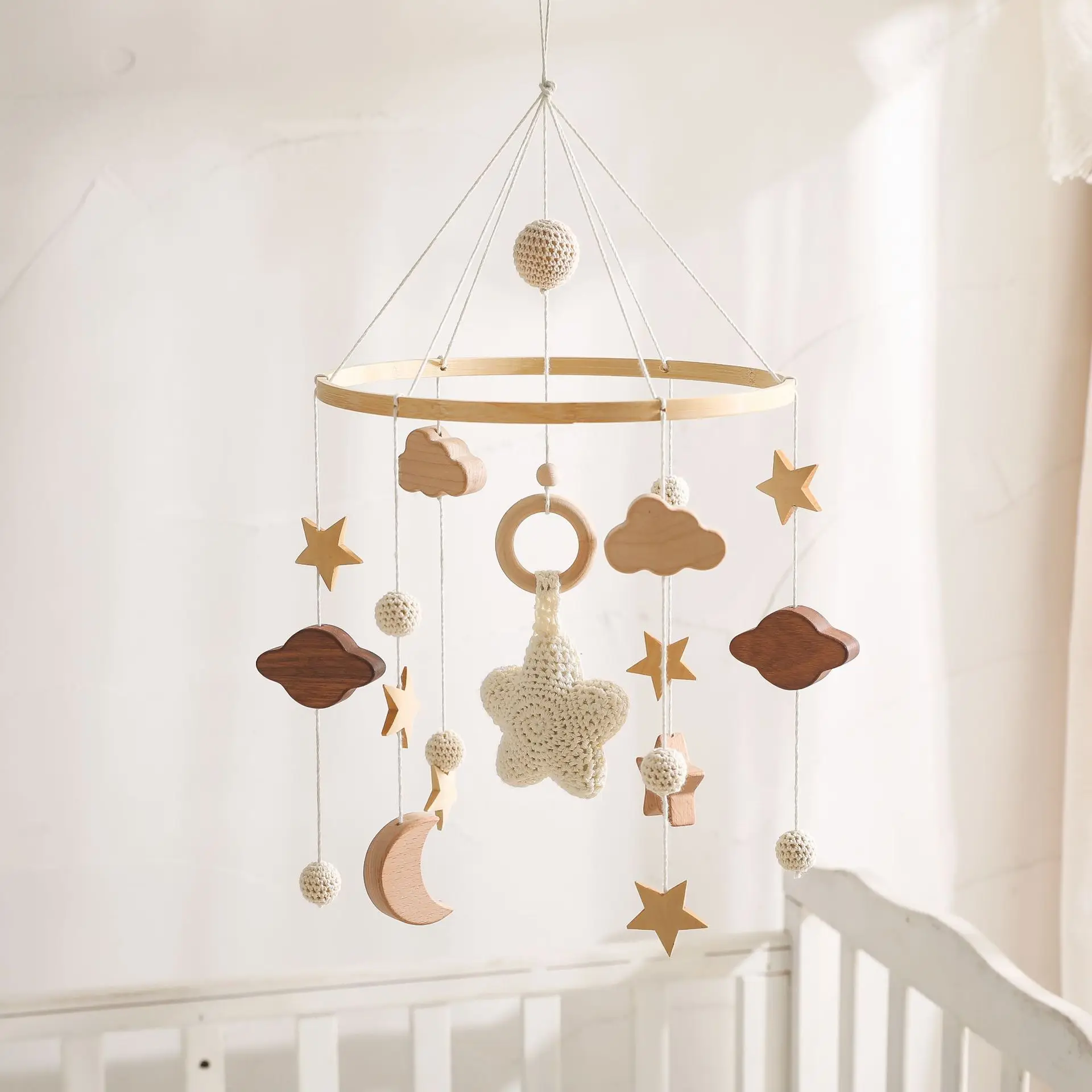 ベビーベッドペンダント-星月雲-星がいっぱい-ベッドベル-シンプルなベビー部屋飾り-木製風鈴ペンダント
