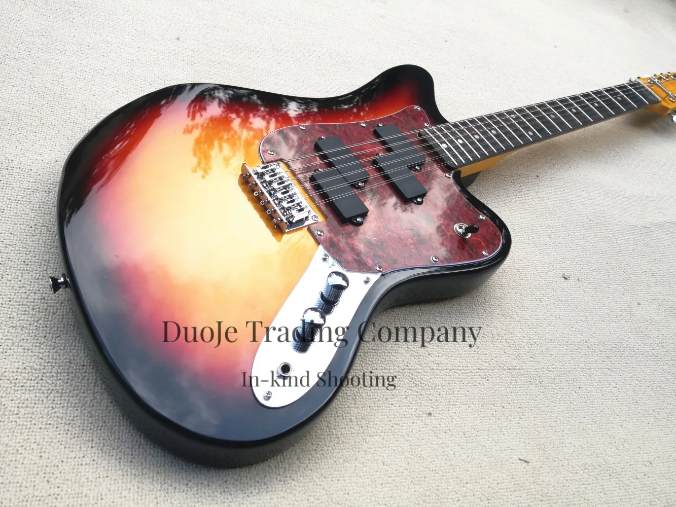 12 strings guitar, sunset color guitar, fixed bridge, sunset-colored body, maple neck, 21 frets, customizable