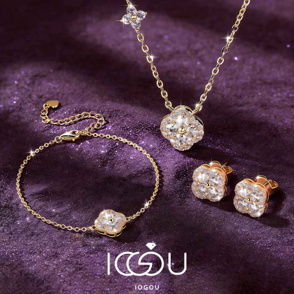 Moissanite Clover F…