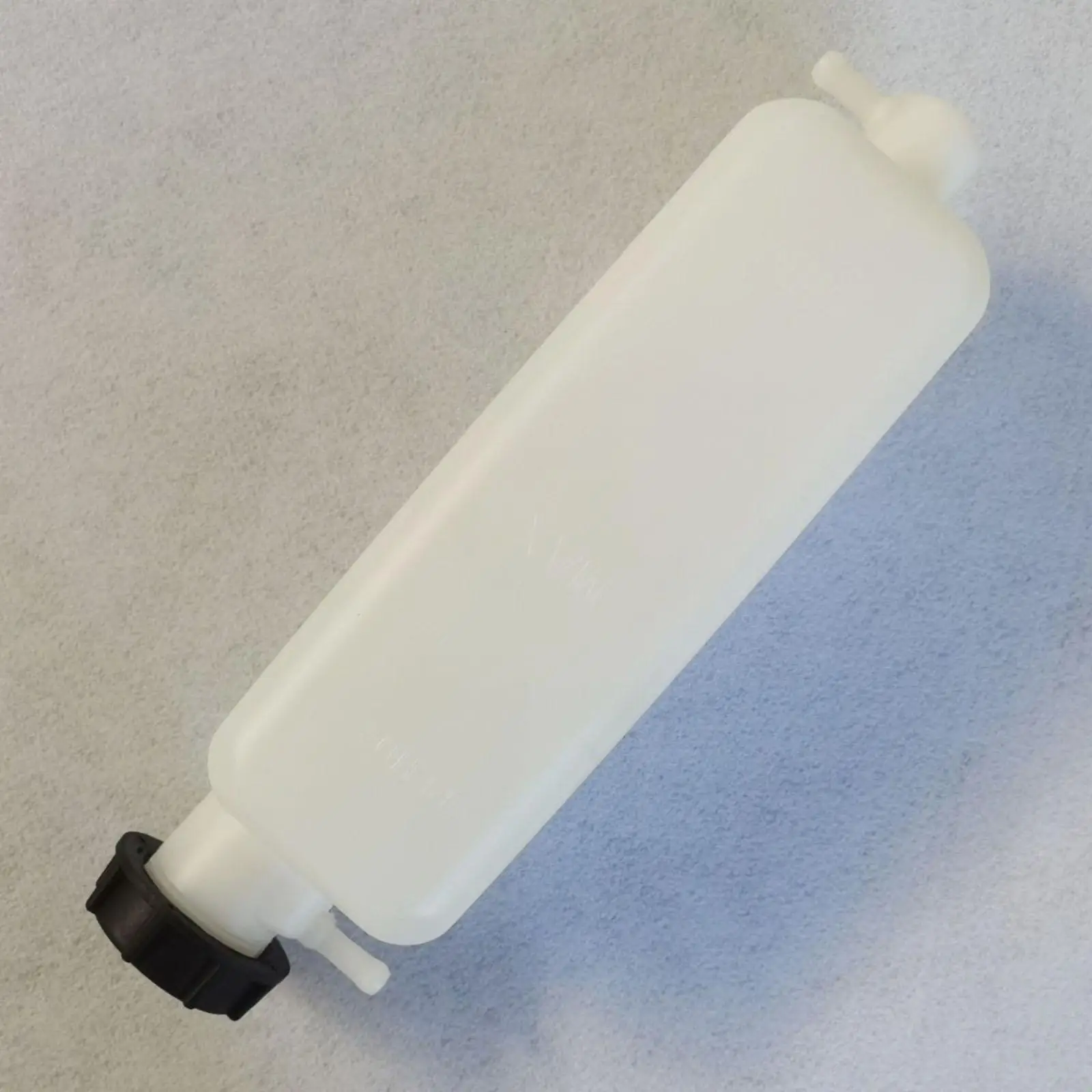

Professional Auxiliary Water Tank Assembly PETG Coolant Reservoir for Excavator EC55B EC60 EC80