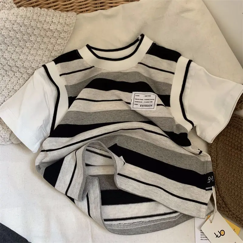 

Футболка с коротким рукавом для мальчиков и девочек, Новинка лета 2024, повседневная детская одежда из двух частей в полоску, детский топ из чистого хлопка