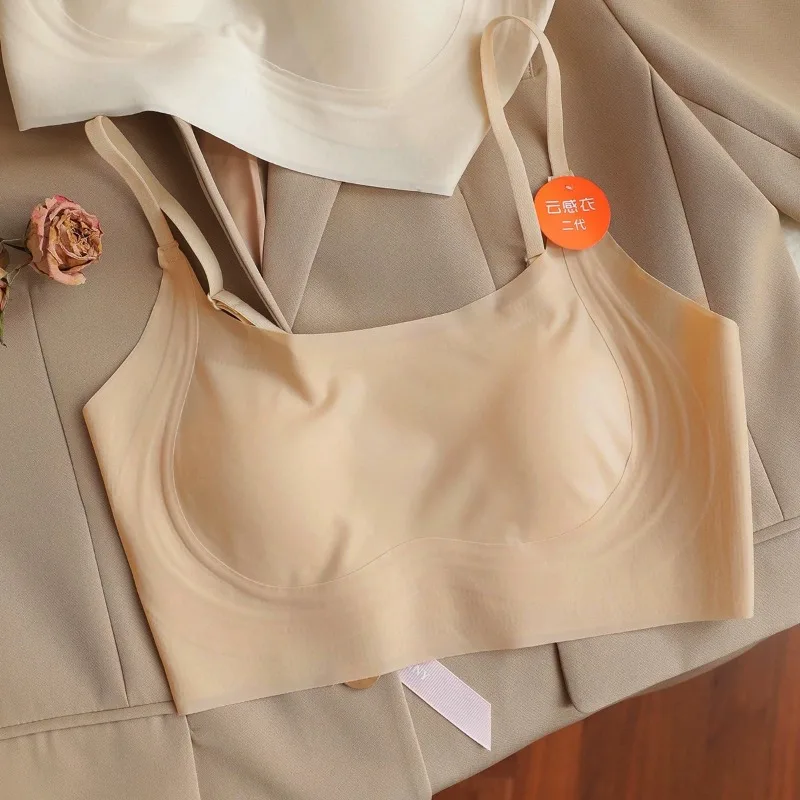 Nuevo sujetador de verano con tirantes de gel ultrafinos, copas con orejas de gato, sin espalda, en forma de U, anti-transparencias, para una espalda hermosa.