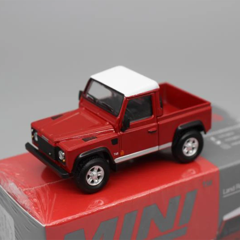 

1:64 Scale Defender 90 Pickup SUV Off-road Vehicle Simulation Alloy Model Static Display Collectible Gift Decoration Souvenir