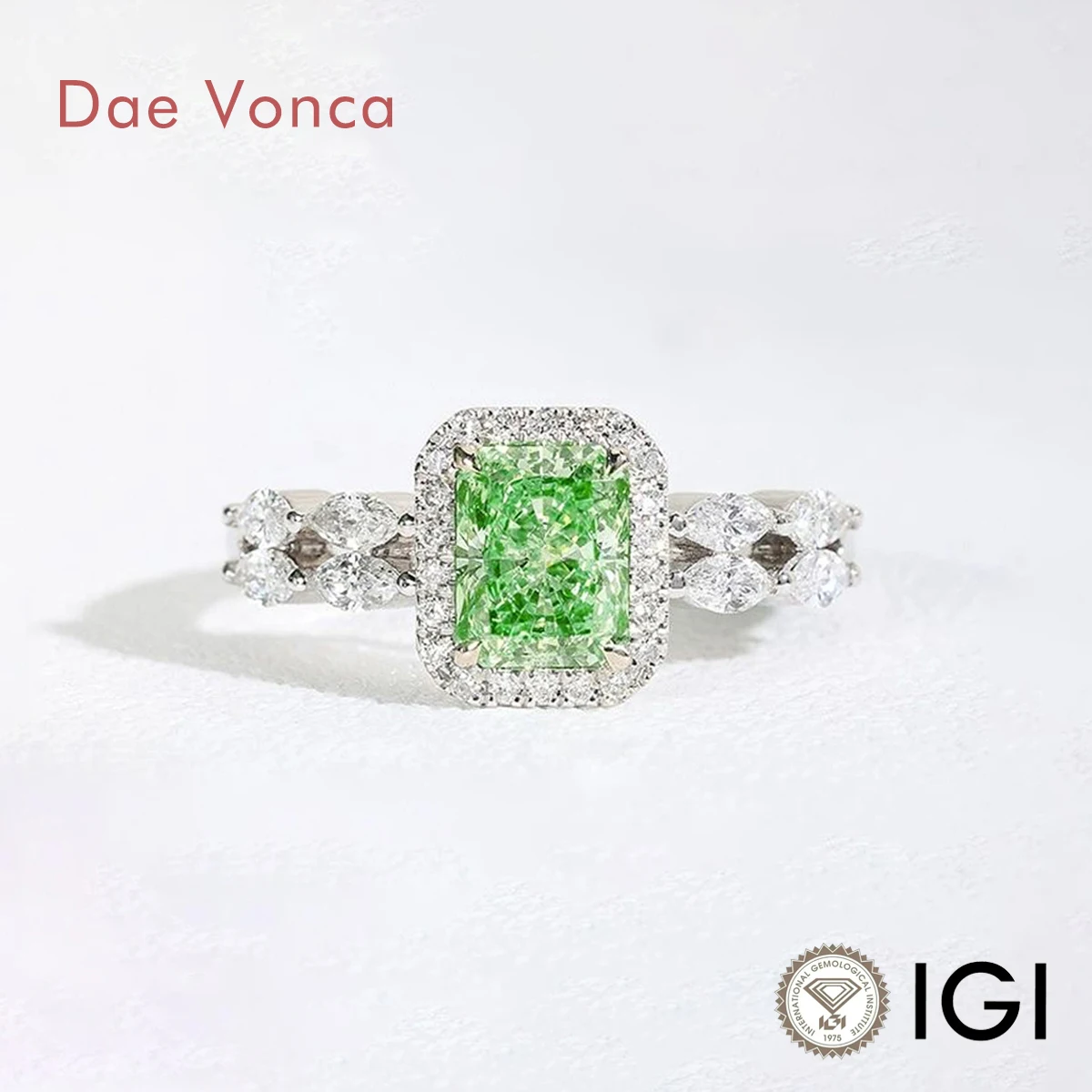 New Design Green Radiant Cut Diamond Wedding Ring 14K White Gold Two Rows Marquise Diamond Real Green Radiant Cut Diamond Band