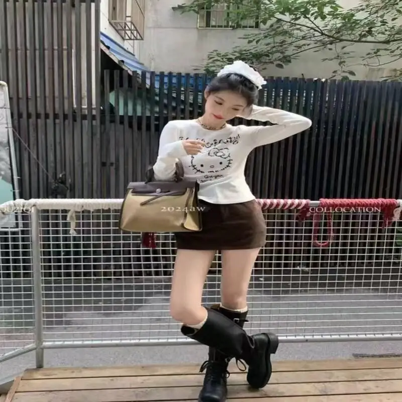 

Осенняя новая белая футболка с длинными рукавами и женским принтом, универсальный топ с круглым вырезом, кавайный модный повседневный комплект из двух предметов в стиле аниме