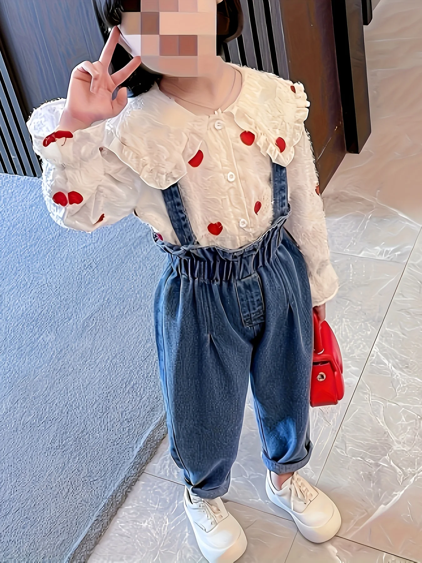 

Girls' spring and autumn new fashion sweet love top jeans suspender Pants Girls' cute two piece set