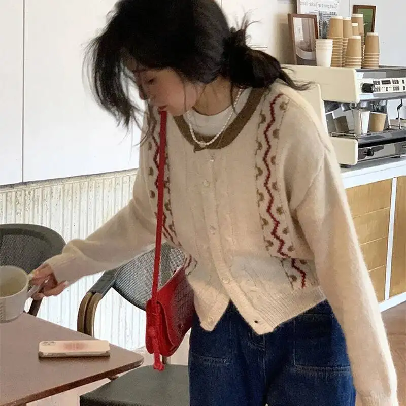 

Вязаный кардиган в стиле ретро с жаккардовым узором, женский корейский свитер контрастного цвета с круглым вырезом, кардиганы, осенне-зимнее пальто на пуговицах в стиле пэчворк