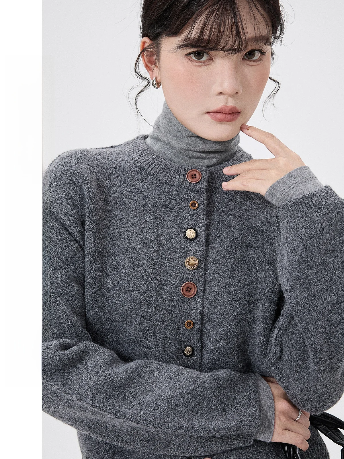 

Вязаный кардиган Guier для женщин, зимний, новый, с асимметричными пуговицами, круглым вырезом, элитный, повседневный, длинный...