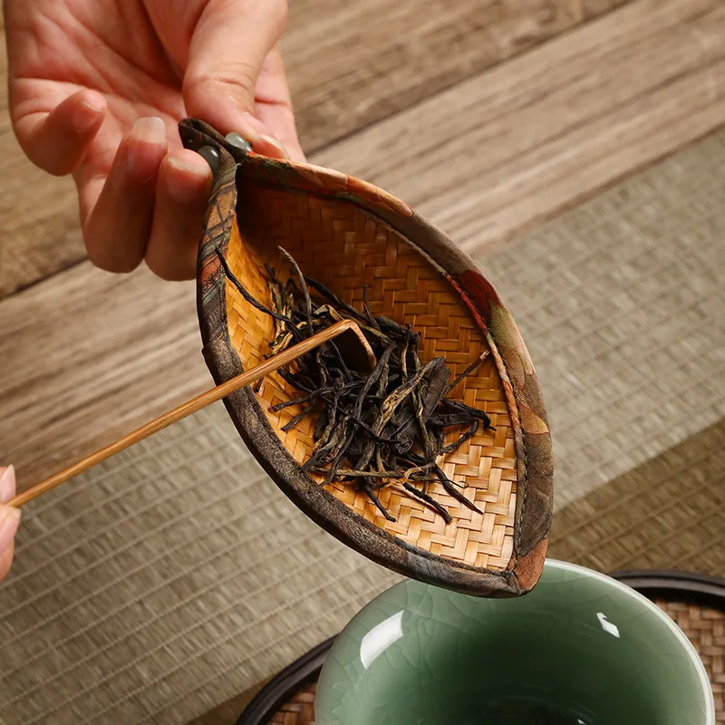 

Handmade Bamboo Woven Tea Scoop with Lacquer Leaf | Unique Tea Shovel Spatula for Gongfu Tea Ceremony Accessories, Home Decor