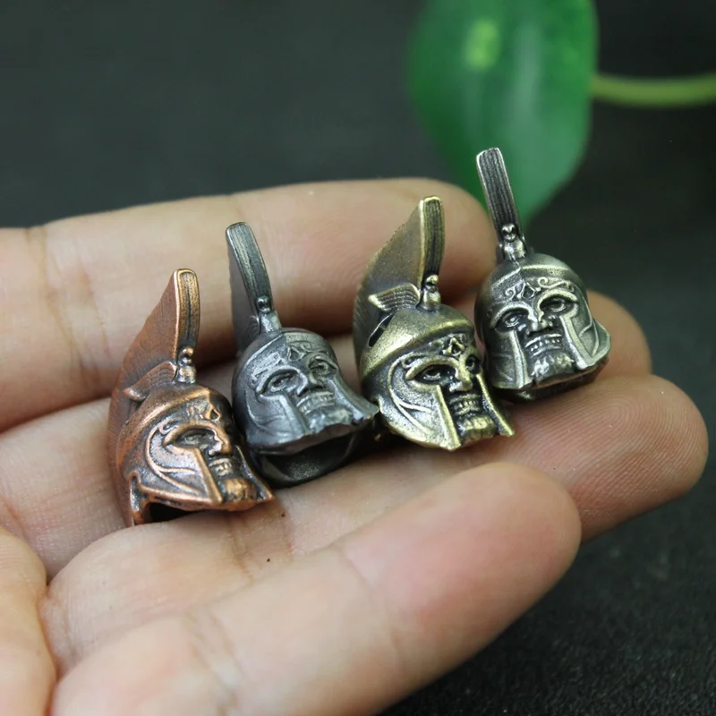 Romano guerriero casco coltello perline fai da te Paracord tessuto cordino ciondolo gioielli ottone Spartan cavaliere testa scultura EDC strumento Charms