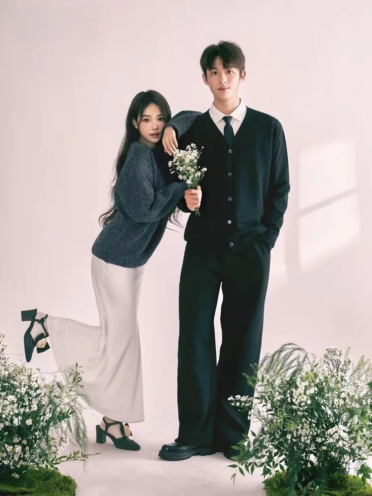 

Minimalist Style Wedding Dress Photography Clothes Couple Studio Fashion High-End Sensation Small Style Report Style