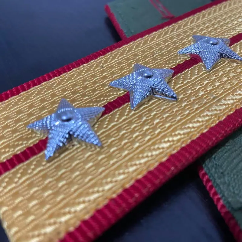 Spalline di grado militare sovietico della Seconda Guerra Mondiale Tipo cinese 55 Spalline del capitano dell'esercito Accessori uniformi 1 paio di spallette