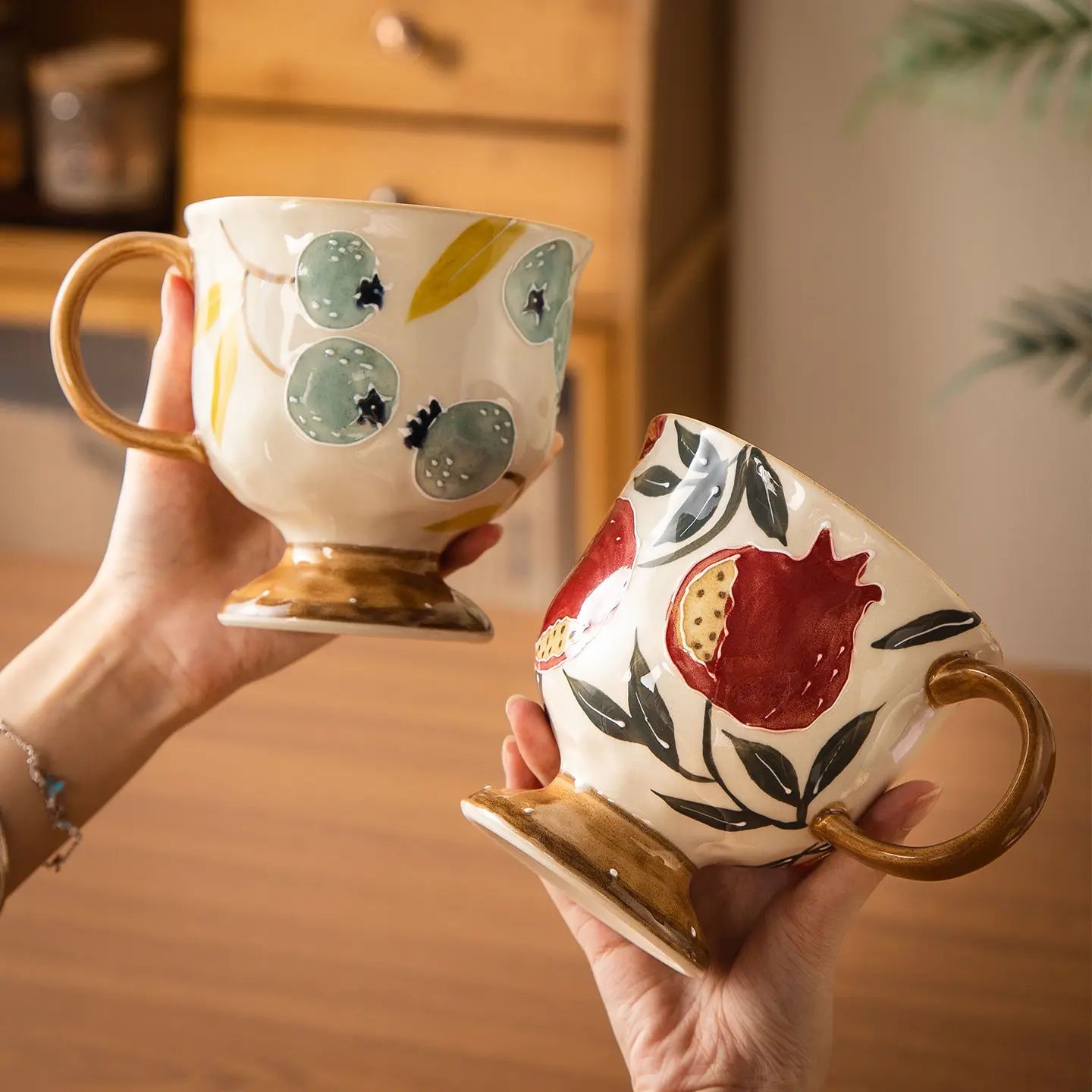

500ml Vintage Floral Ceramic Mug Large Capacity Footed Breakfast Cup Creative Underglaze Coffee Tea Cup for Couples Microwave