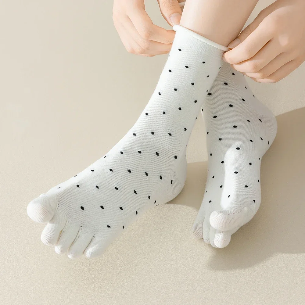 3 Pairs Toe Socks Women Middle Tube Five Finger Socks Cute Dots High Quality Cotton Crew Socks with Separate Fingers
