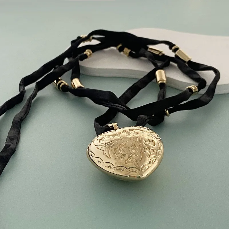 Modern Jewelry Popular Style Long Black Cord Heart Pendant Necklace For Women Female Gifts Exaggerative Accessories Hot Sale