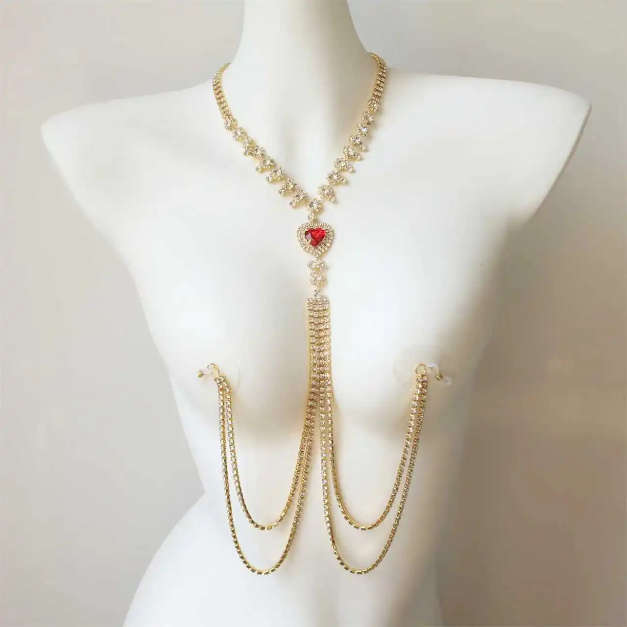 Nueva cadena Sexy para pezones con borlas, collar de corazón rojo, sujetador divertido para mujer, cadena para el cuerpo para discoteca, accesorios de ropa interior con diamantes de imitación