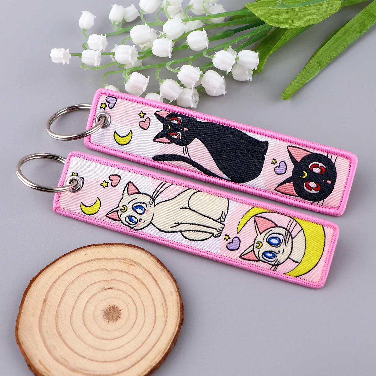 1 ชิ้น พวงกุญแจสายคล้องลายการ์ - Embroidery Charm บทวิจารณ์และราคา