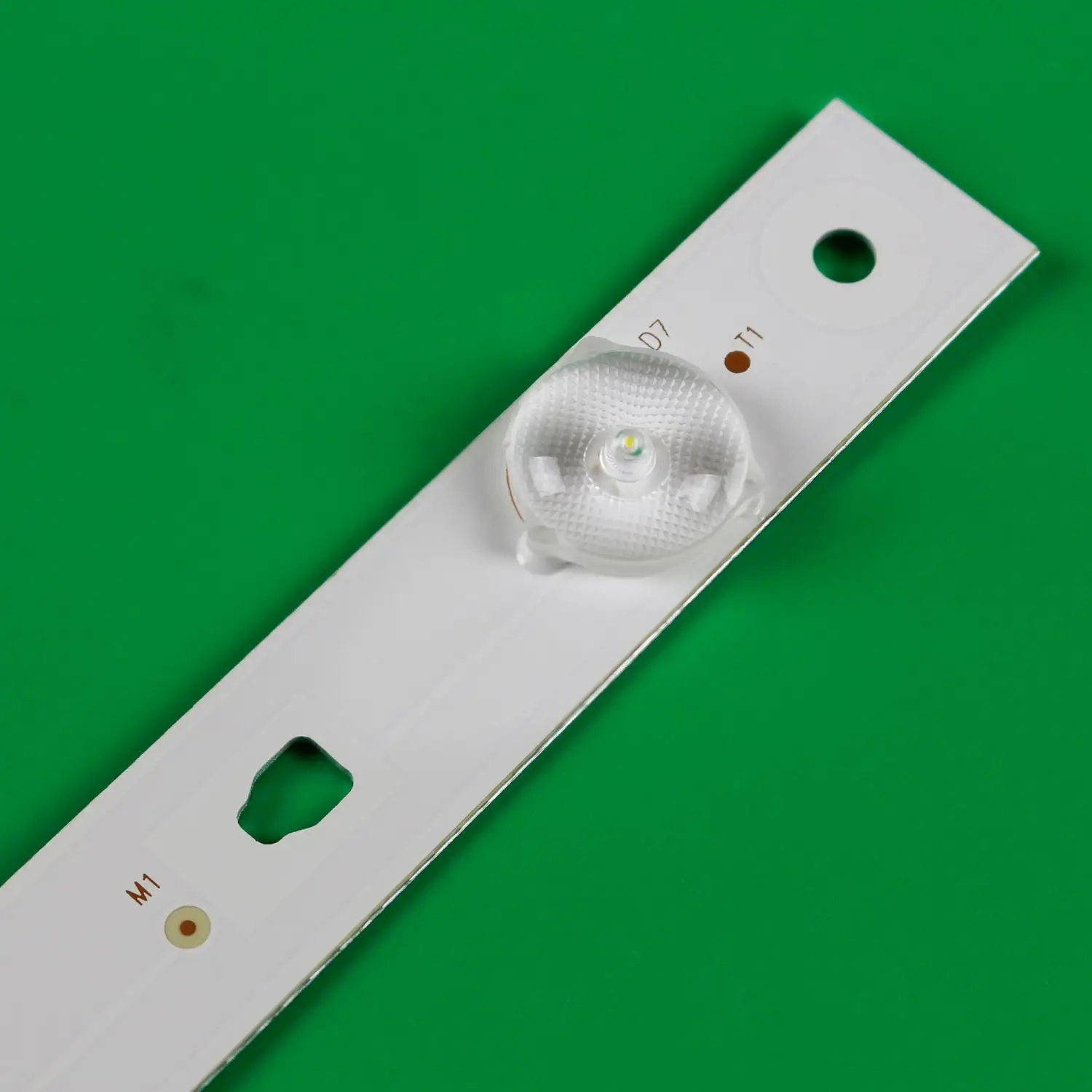 LED 백라이트 스트립 7 램프 LED50A900 D50MF7000 LD50U3000 라이트 바 LED50D7-ZC14-01 (B) 30305000204 스크린 V500HJ1-PE8