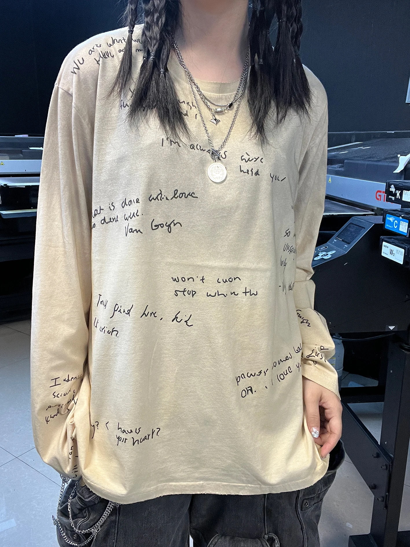 Vintage Worn-look Long Sleeve T-shirt Graffiti Letter Patchwork Dirty Style Unisex Simple Minimalist Art Studio Design