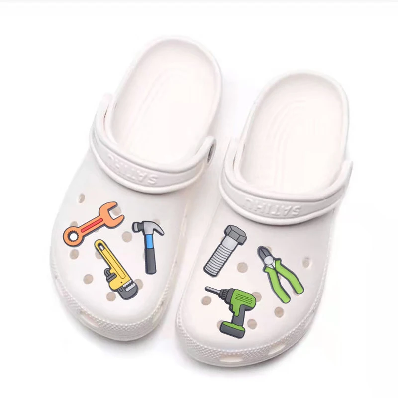 Verkoop 1 Stuks Hardware Tools Schoen Bedels Pin Voor Crocs Accessoires Bedels Diy Schoen Polsband Decoratie Kids Adult Party X-Mas Geschenken