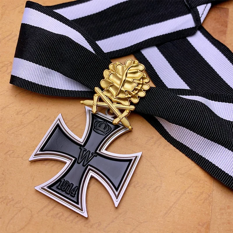 Prussian RK Medal Pins German Iron Cross Badge Knight's Medal Diamond Studded Silver Oak Leaf Neck Ribbonmedal Badges