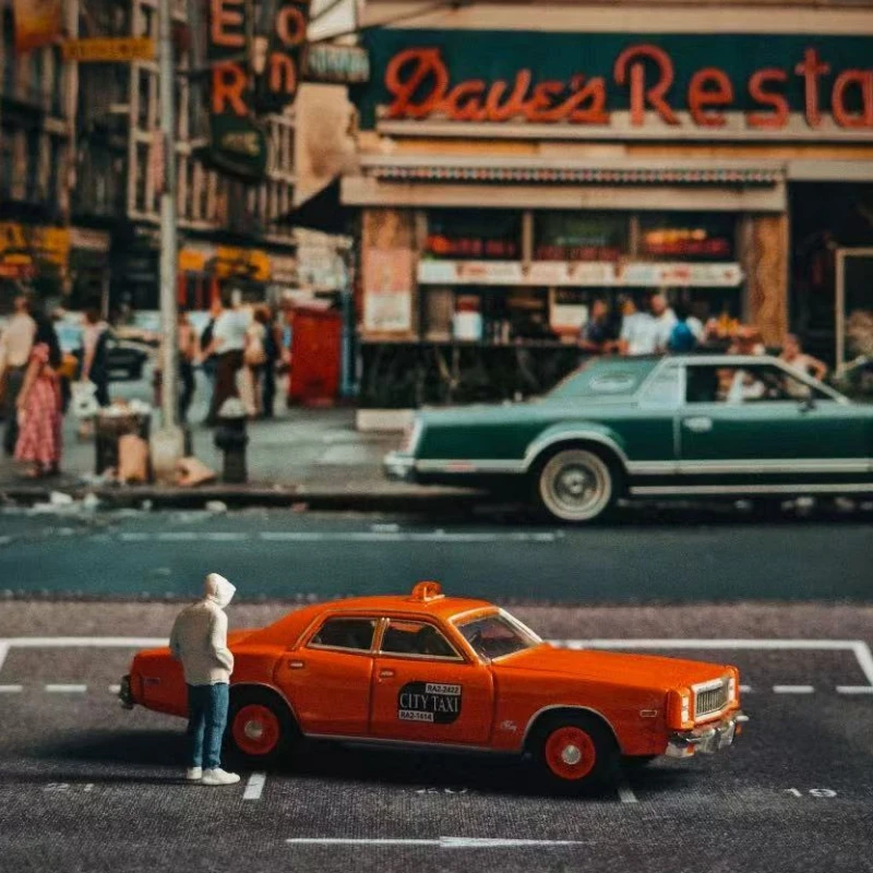 

greenlight 1:64 1977 Plymouth Fury Taxi Diecast Metal Alloy Model Car Toys For Gift Collection ornament