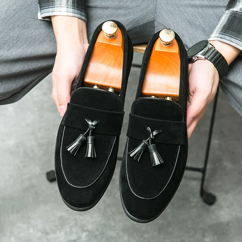 

Men's Leather Shoes Classic Retro Flat Bottomed Style Outdoor Leisure Party and Daily Life Walking Black Leather Shoes Hombre
