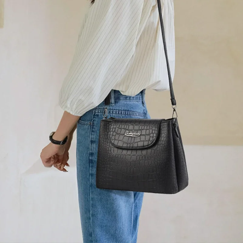 TRAVEASY Fashion 2024 Large Capacity PU Leather Shoulder Bag for Women Casual Alligator Pattern Solid Color Female Crossbody Bag