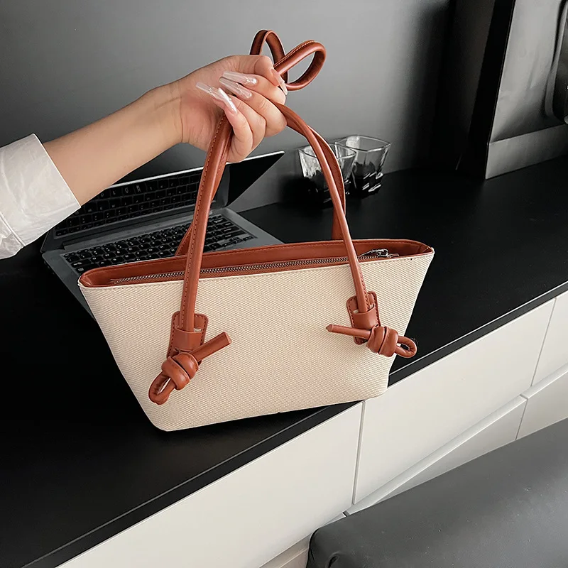 

2025 Summer Oversized Tote - Niche Designer Market Bag (Trendy Underarm Shopper for Women’s Work/Weekend)