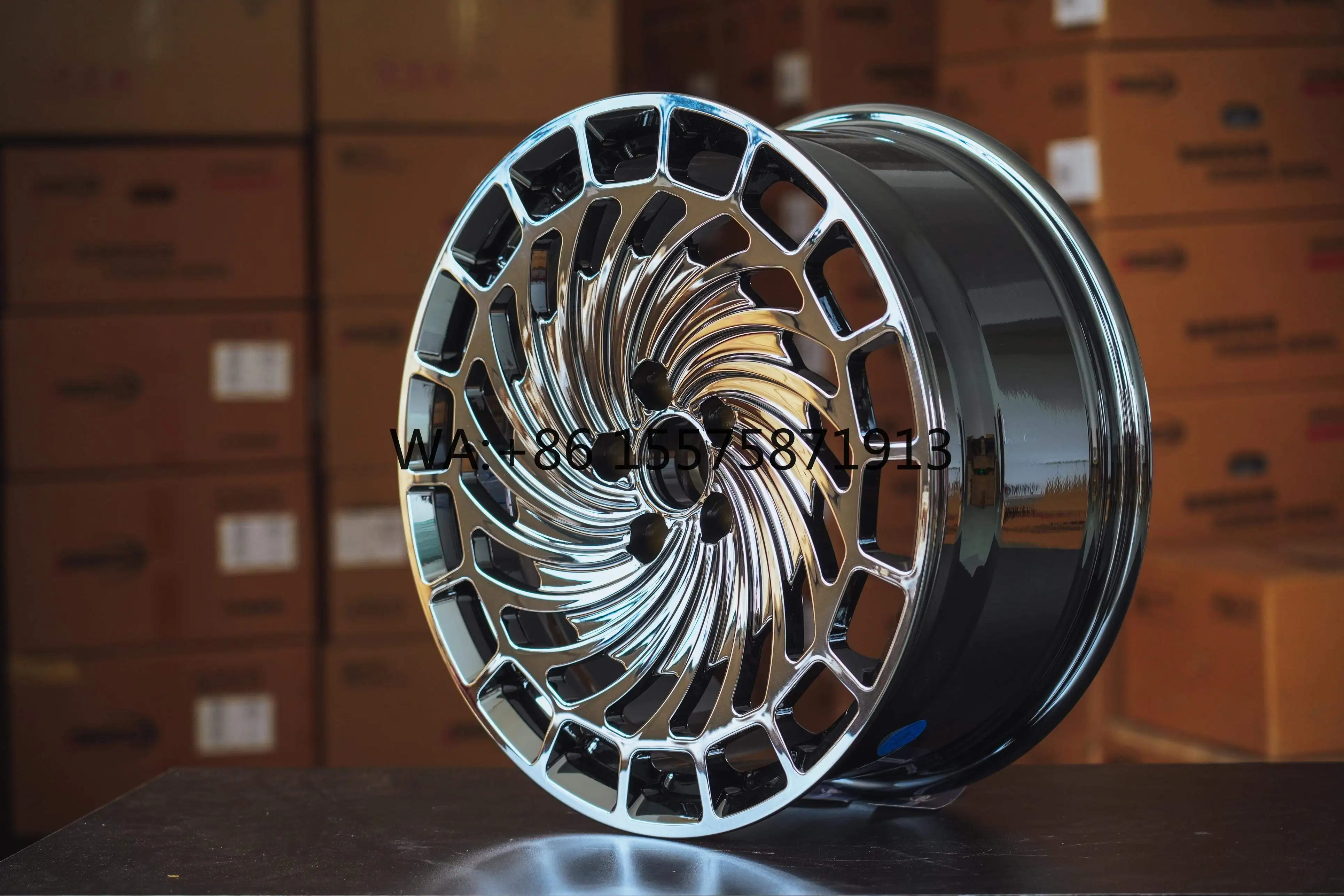 

Кованые диски с гальваническим покрытием черного цвета в наличии для повседневного использования