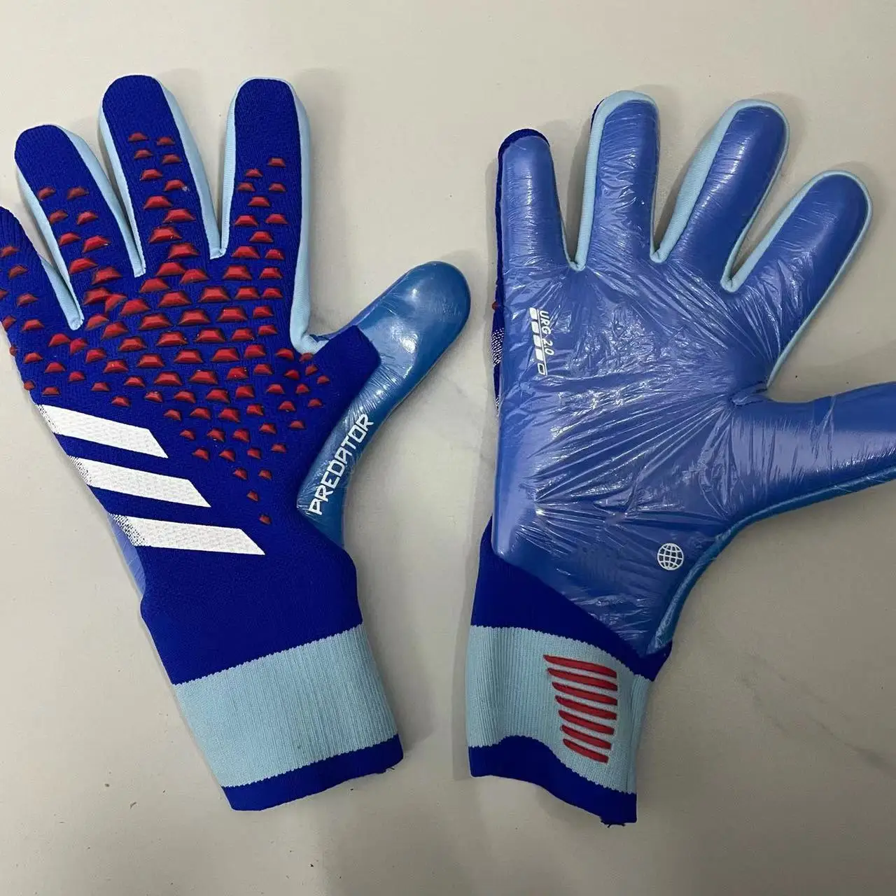 Football Goalkeeper Strong Grip for Soccer Goalie Goalkeeper Gloves Anti Slip Breathable Wear-resistant Childrens Adult