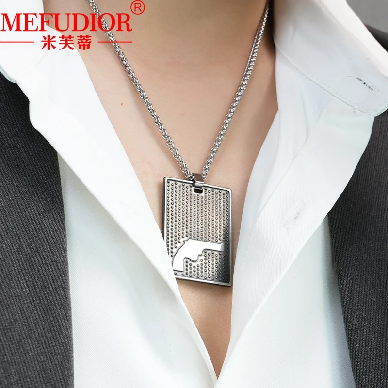 

Tungsten Gold Revolver Gun Necklace for Men Yellow Gold\Black Color Male Pendants 55cm Chain Hip Hop Couple Party Jewelry Gift